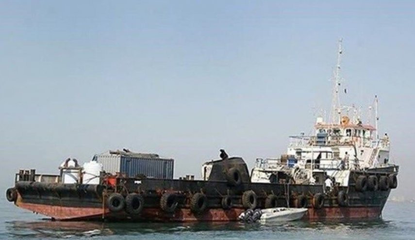 ضبط سفينة تحمل وقودًا مهربًا في مياه الخليج الفارسي