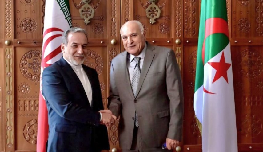 وزير الخارجية الايراني يهنئ بذكرى اليوم الوطني في الجزائر
