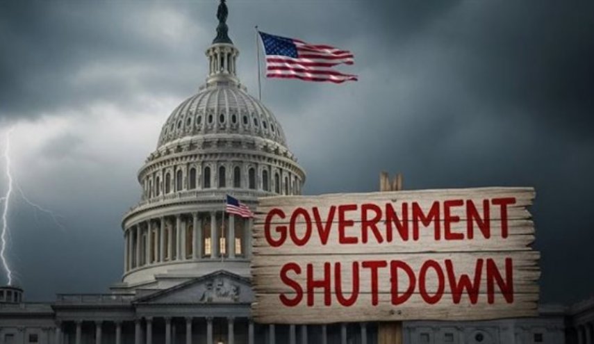 سيناتور أمريكي يفضح: ترامب وراء حقيقة الإغلاق الحكومي
