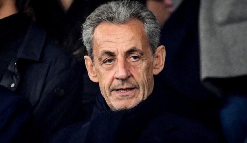 محكمة باريس تفرج عن ساركوزي مؤقتًا