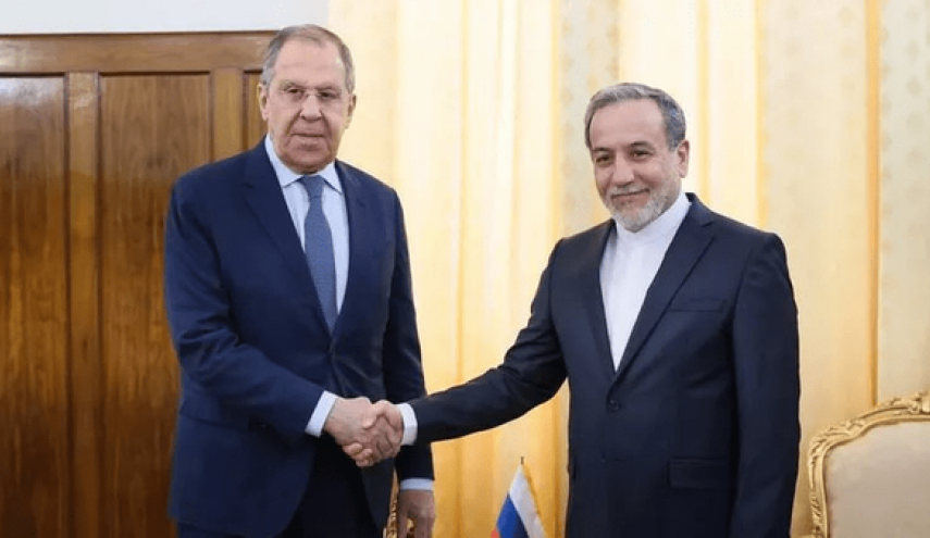 گفتگوی تلفنی وزیر خارجه روسیه با عراقچی
