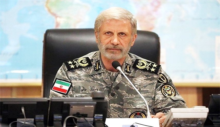 قائد جيش ايران: التلاحم والتآزر بين قواتنا المسلحة رصيد إستراتيجي