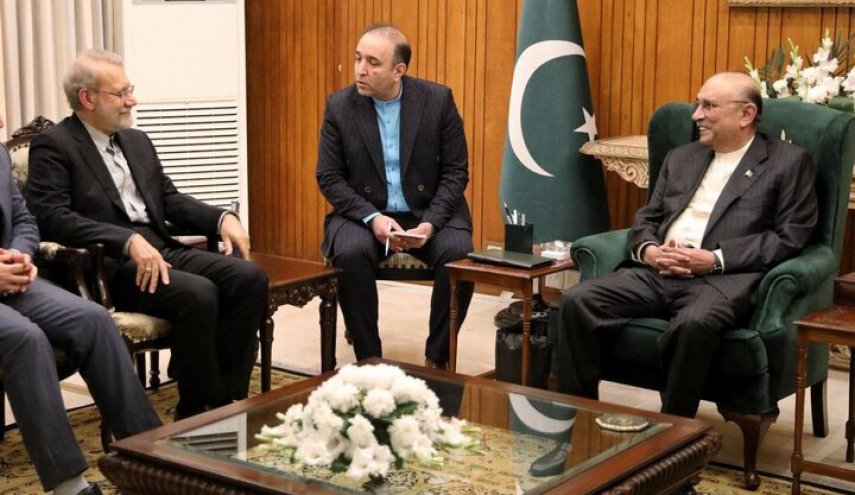 الرئيس الباكستاني يرحب بتقدم المحادثات مع إيران حول خط أنابيب الغاز 