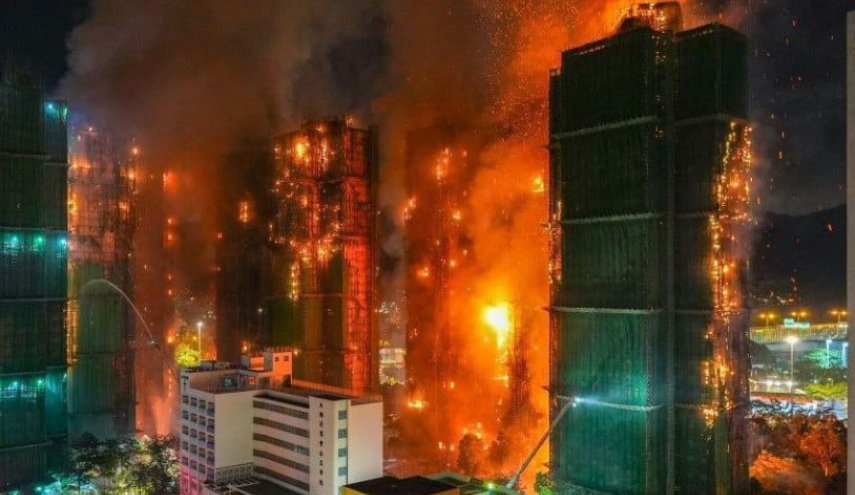 افزایش شمار قربانیان حادثه آتش‌سوزی در هنگ‌کنگ به ۵۵ نفر
