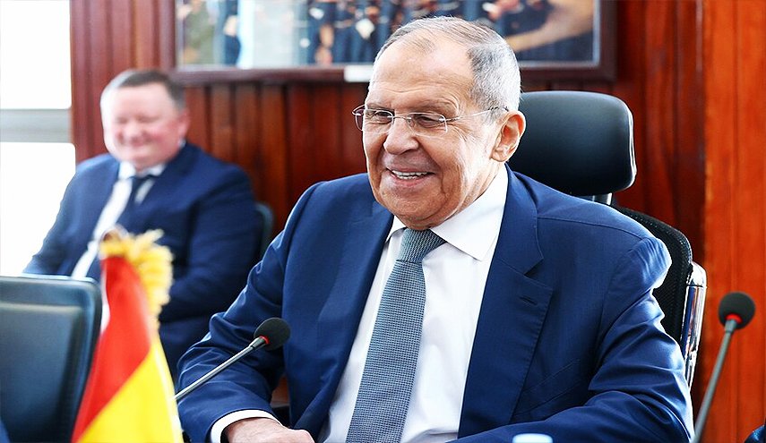 'بوتين' يكذّب مزاعم تعرض 'لافروف' للتهميش