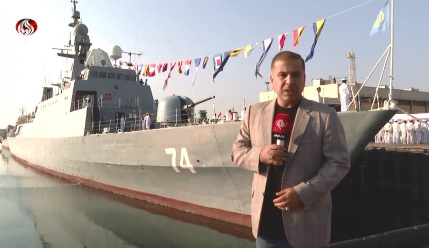 إيران تعزز قدراتها البحرية بتدشين المدمرة سهند والسفينة اللوجستية كردستان