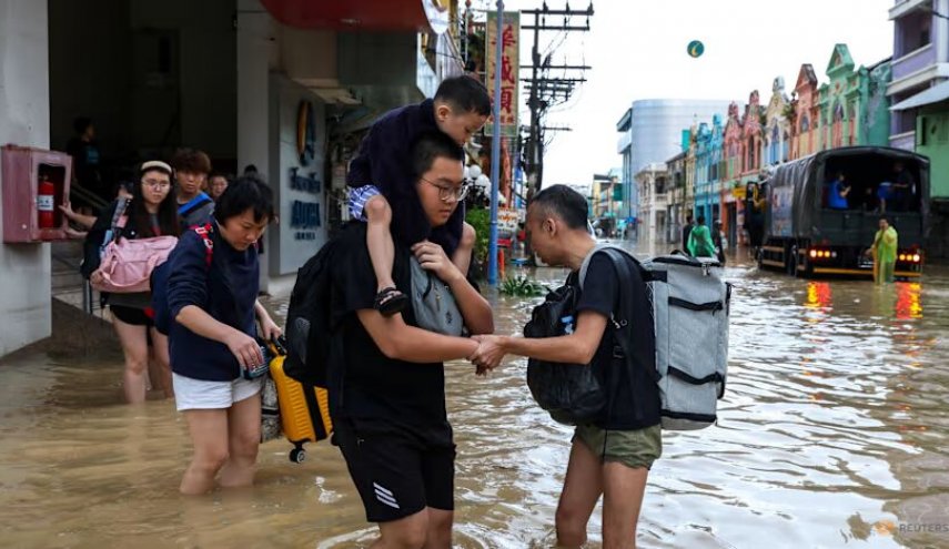 شمار قربانیان سیلاب‌های ویرانگر جنوب شرق آسیا به  ۱۰۰۰ نفر رسید