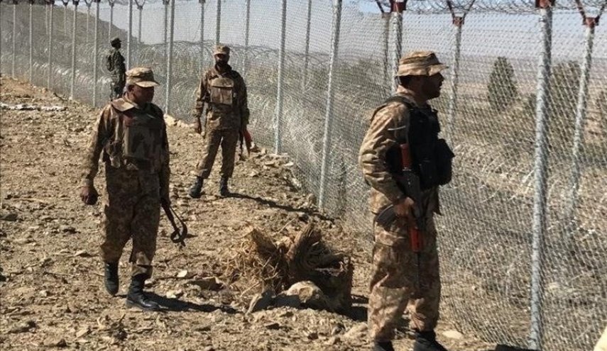 پاکستان، طالبان را مسئول آغاز درگیری در مرز با افغانستان دانست