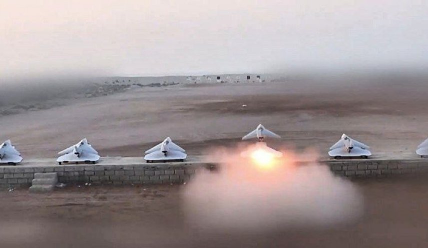 حديد-110' النفاثة.. إيران تزيح الستار عن قدرات هجومية متقدمة + فيديو - قناة العالم الاخبارية