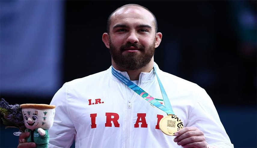 خمسة مصارعين إيرانيين مرشحين لجائزة الأفضل عام 2025