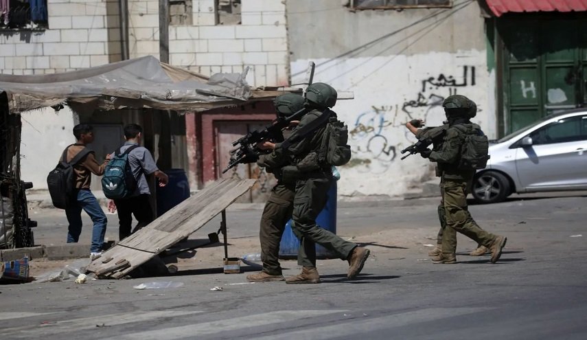 ارتش صهیونیستی با شلیک مستقیم به بهانه پرتاب سنگ دو جوان فلسطینی را به شهادت رساند