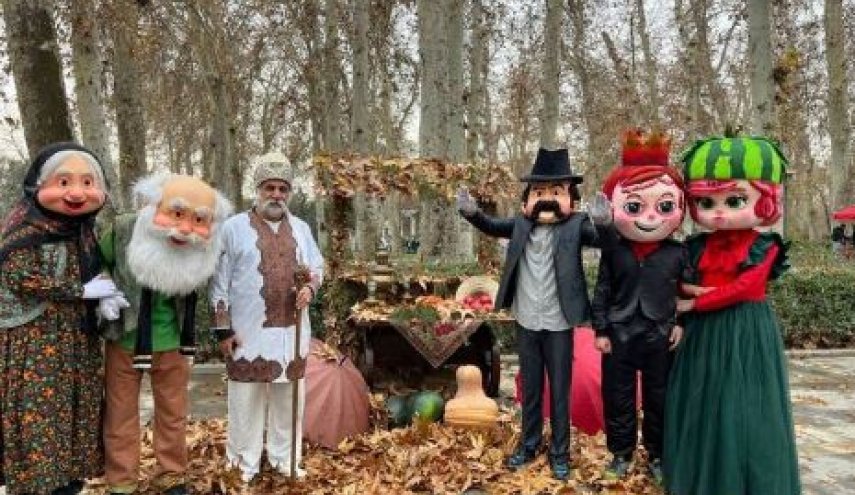 اجرای جشنواره یلدا در مناطق ۲۲ گانه تهران