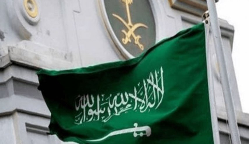 عربستان: شورای انتقالی نیروهایش را از دو استان یمن خارج کند