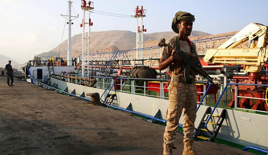 هجوم إماراتي غير مسبوق على السعودية بعد استهداف السفن في المكلا