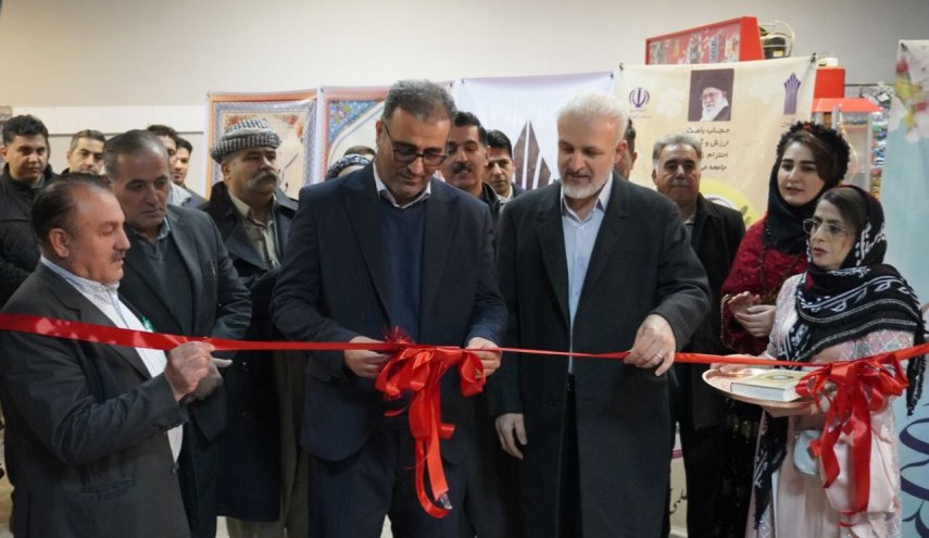 افتتاح نمایشگاه لباس کُردی و صنایع دستی در مهاباد+عکس