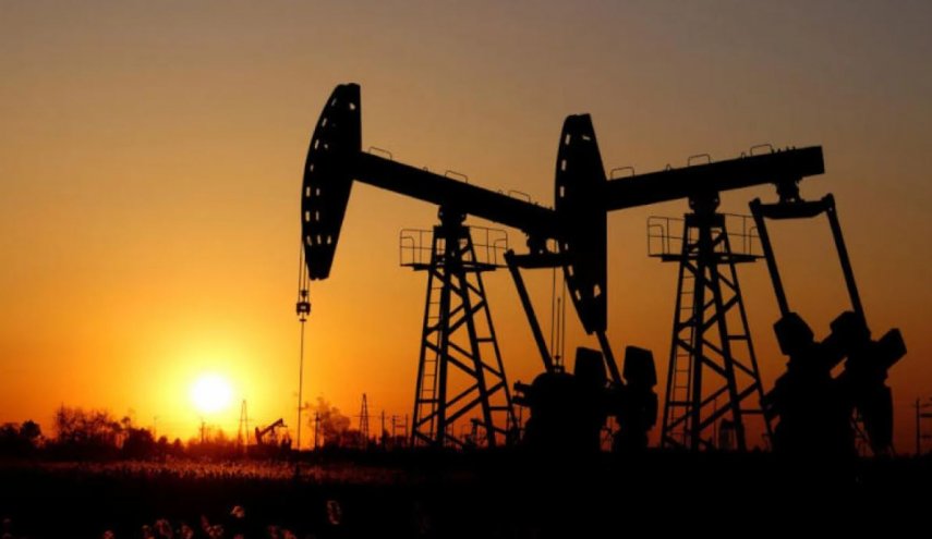 السوق النفطي يتحدى الحصار الأميركي.. ارتفاع هامشي رغم أزمة فنزويلا