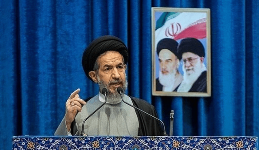 خطیب جمعه تهران: معترضان، مسیر خود را از اندک بدخواهان خشونت طلب جدا می‌کنند