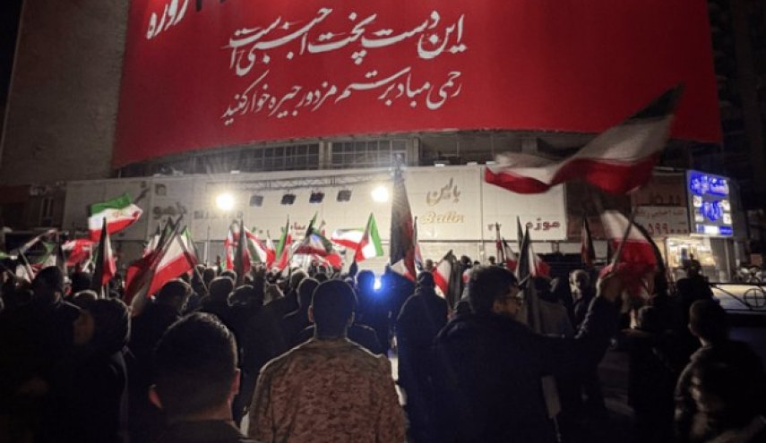 اجتماع مردم تهران در محکومیت اقدامات تروریستی اغتشاشگران