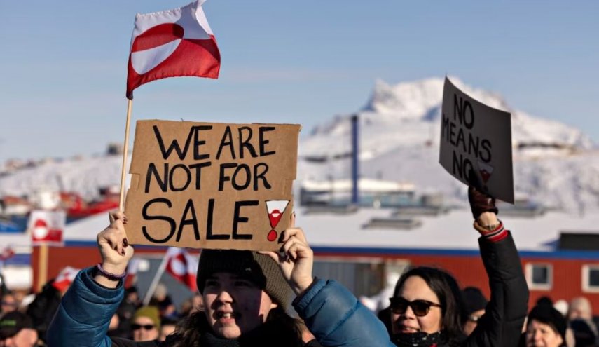 پیشنهاد خرید گرینلند توسط ترامپ، هزاران نفر را به خیابان کشاند