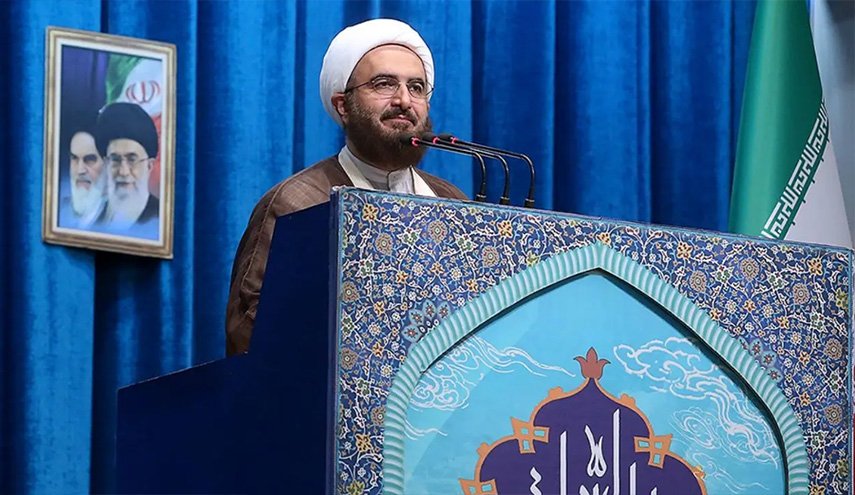 خطيب طهران: قائد الثورة خط أحمر وأي محاولة اعتداء ستواجه برد حاسم