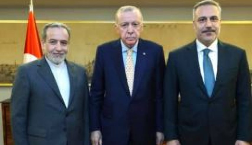  پیام عراقچی پس از دیدارهای روز گذشته در ترکیه/ ایران آماده توافق «عدم دستیابی به سلاح هسته‌ای» و رفع مؤثر تحریم‌ها است