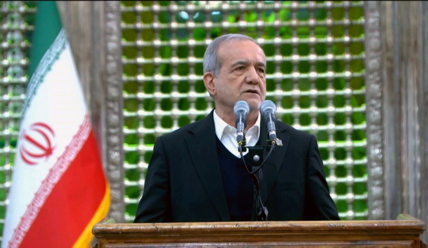 الرئيس الايراني يحذّر من مخططات خارجية لزعزعة إستقرار البلاد