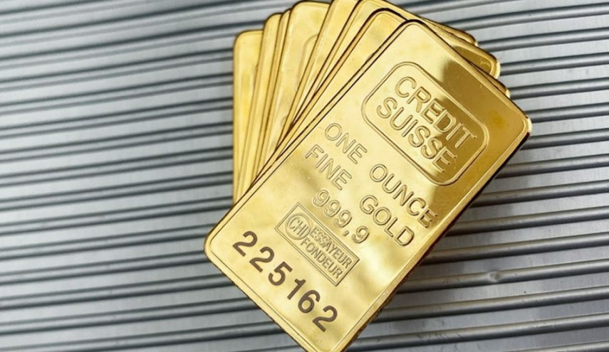 بلومبرغ توضح الأسباب وراء إنخفاض الحاد للذهب 