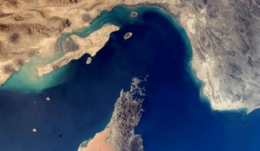 حقيقة ما جرى في مضيق هرمز.. التفاصيل الكاملة!