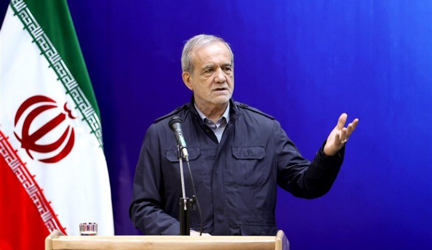 پزشکیان: حمایت همه‌جانبه از صنعت دارو اولویت دولت است
