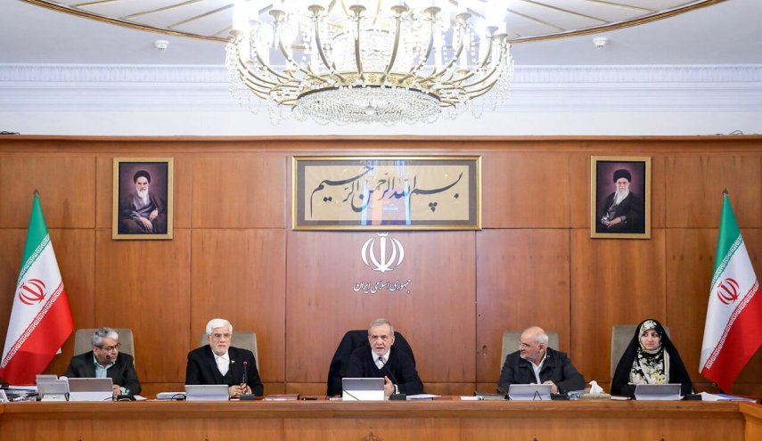 افزایش عیدی کارکنان به ۱۰ میلیون تومان با تصویب هیات دولت