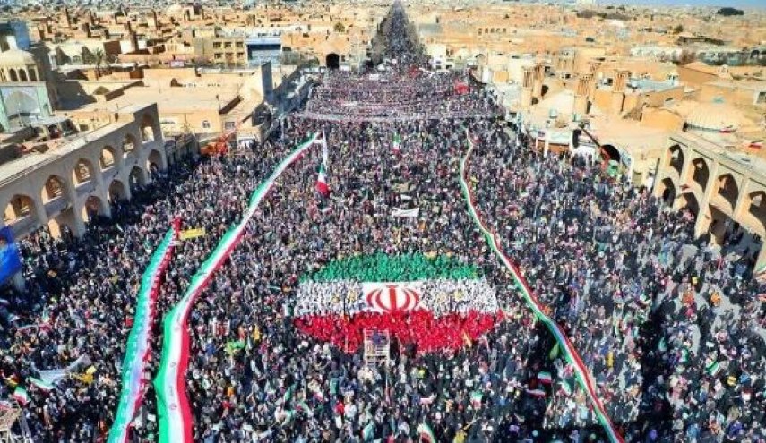  راهپیمایی جشن ۴۷ سالگی انقلاب در سراسر کشور آغاز شد/ نمایش موشک های کروز و بالستیک در میدان آزادی+ فیلم