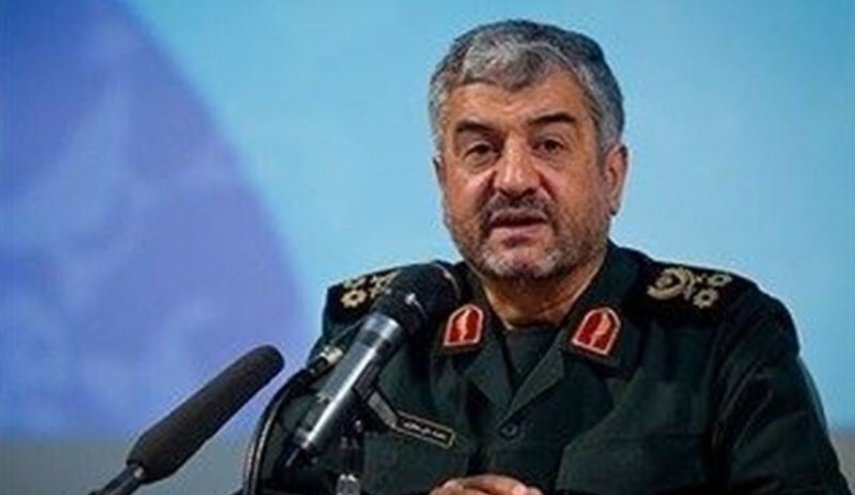 سردار جعفری: هرجا مسئولان زمینه حضور مردم را فراهم کردند، مشکلات حل شد
