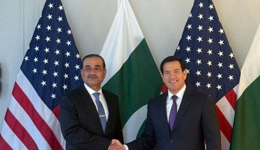 دیدار و گفت‌وگوی فرمانده ارتش پاکستان با وزیر خارجه آمریکا