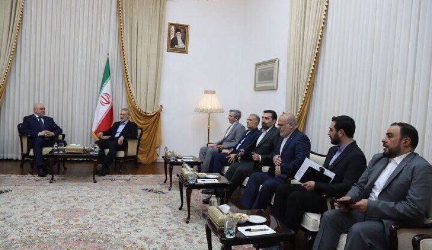 وزير الطاقة الروسي يلتقي لاريجاني