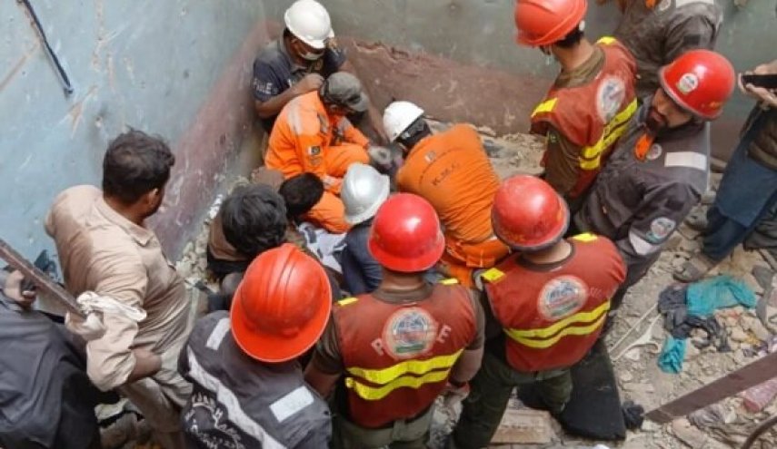 انفجار در کراچی پاکستان با ۲۷ کشته و زخمی
