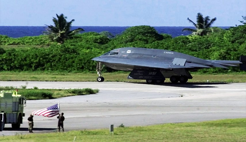 'التايمز': بريطانيا تقيّد تحركات ترامب العسكرية ضد إيران