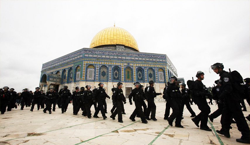 هيئة علماء فلسطين تحذر: اعتداءات الأقصى تصعيد يهدد هوية القدس