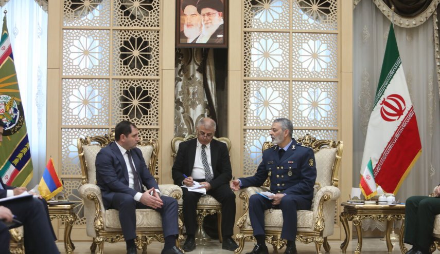 اللواء موسوي: مستعدون لتوسيع التعاون العسكري مع ارمينيا