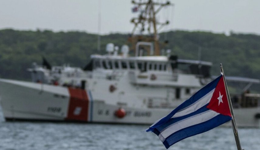 تبادل إطلاق نار بين حرس الحدود الكوبي وزورق يرفع علم أمريكا