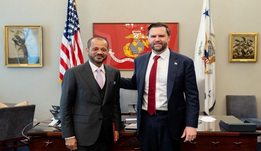 البوسعيدي عقب لقائه فانس بشأن إيران: السلام بات في متناول أيدينا