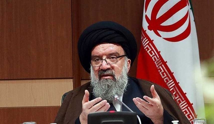 آیت الله خاتمی: گزینه های رهبری آینده نظام با وجود شرایط جنگی مشخص و روند انتخاب ادامه دارد
