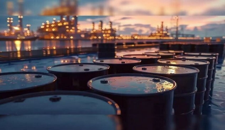 بلومبرگ: با انسداد تنگه هرمز، مخازن نفتی خاورمیانه به‌سرعت پر می‌شود