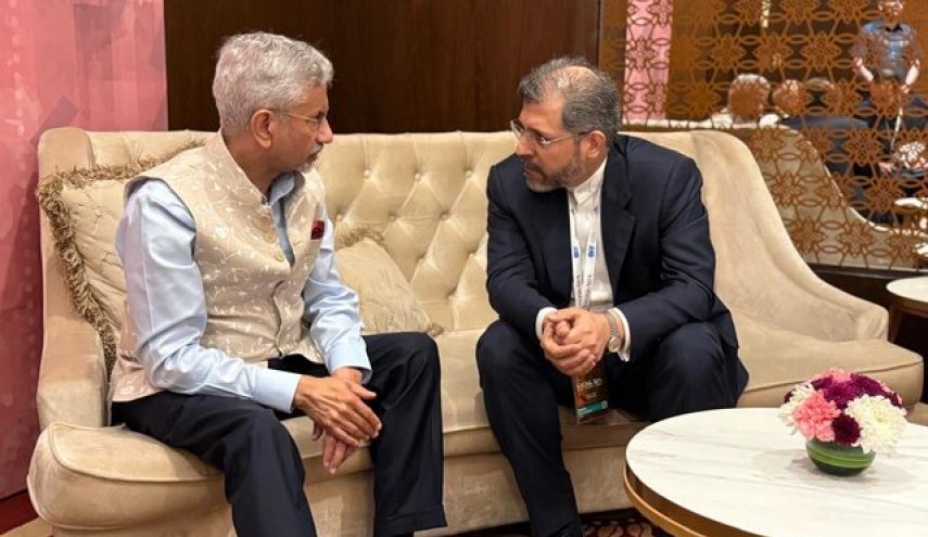 رایزنی معاون وزیر خارجه ایران با وزیر خارجه هند