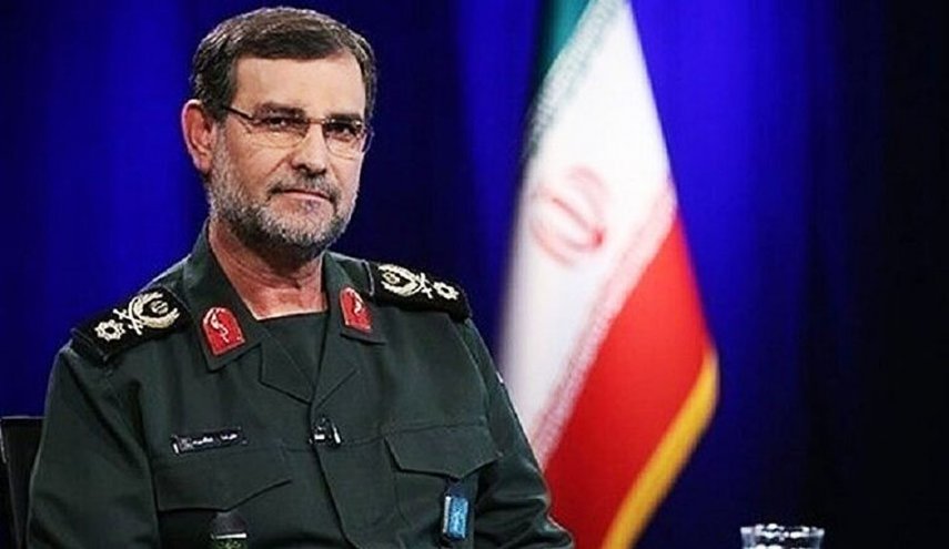 قائد بحرية الحرس: لن تتمكن أي سفينة معادية عبور مضيق هرمز