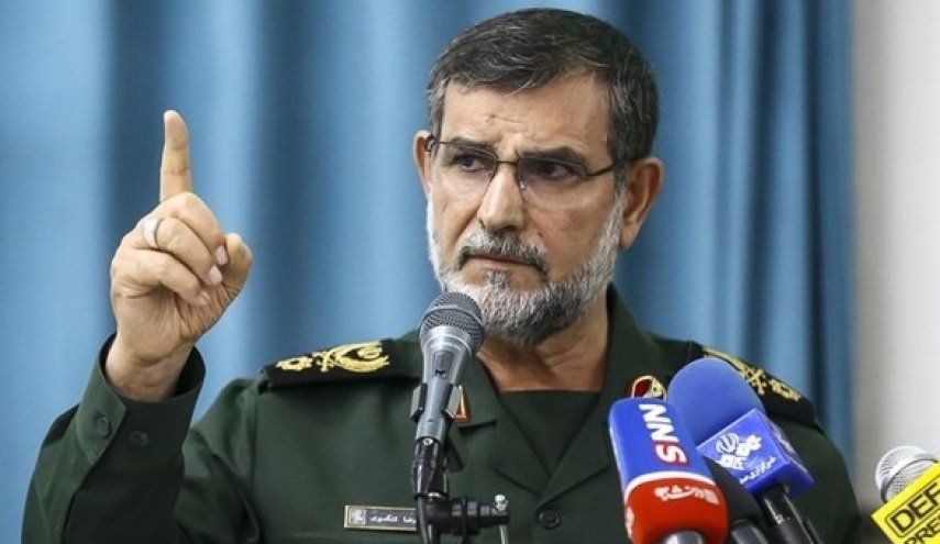 العميد تنكسيري: مع إبقاء مضيق هرمز مغلقاً، سنوجه أشد الضربات للعدو المعتدي
