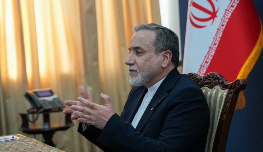 عراقچی: کشورهای همسایه درباره تشویق آمریکا به کشتار غیرنظامیان در ایران، شفاف سازی کنند