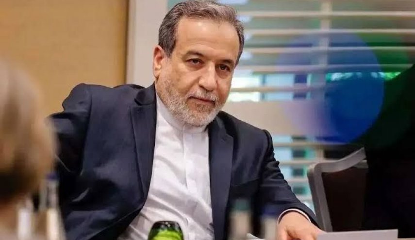 انتقاد وزیر خارجه ایران از سکوت و انفعال رئیس جمهور فرانسه