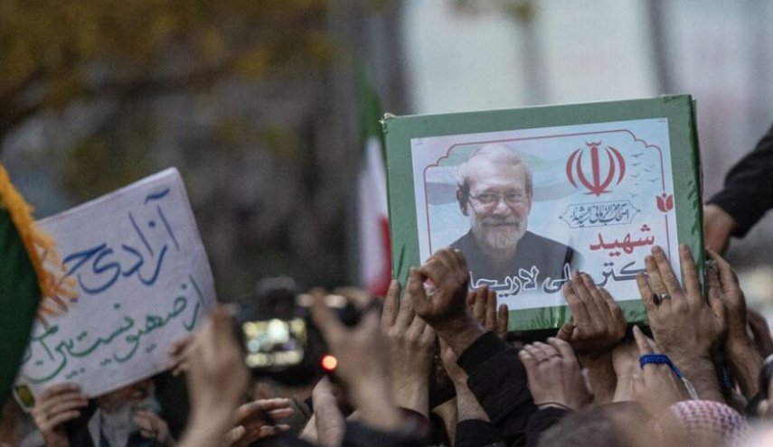 پیکر شهید لاریجانی و فرزندش در حرم حضرت معصومه آرام گرفت
