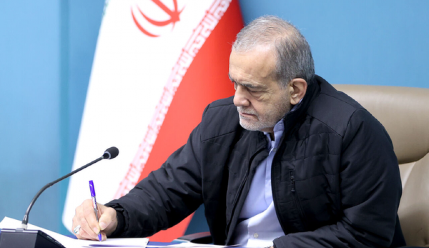 مباركا عيدهم بالعربية.. بزشكيان: جيراننا أنتم اشقاؤنا ولا نسعى للنزاع معكم