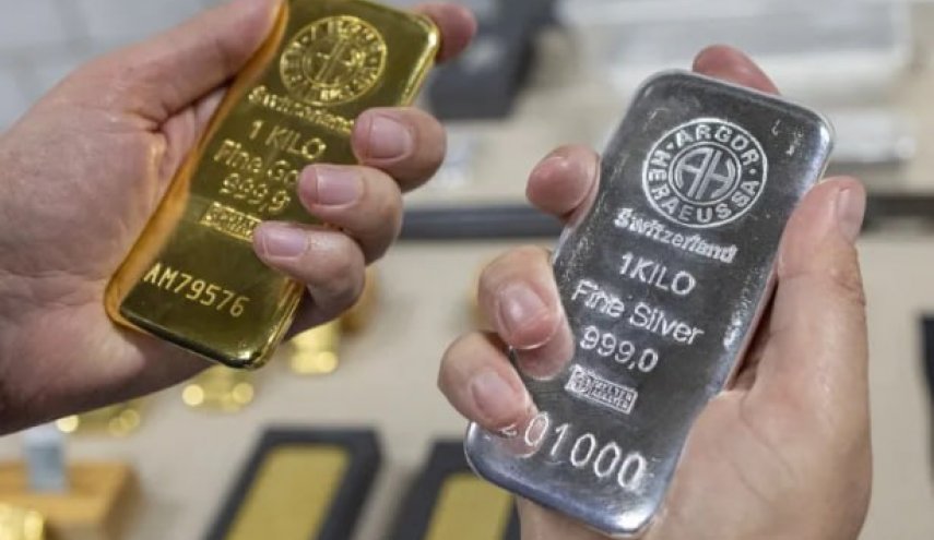 الذهب يعمق خسائره ويبلغ ادنى مستوياته منذ 4 أشهر